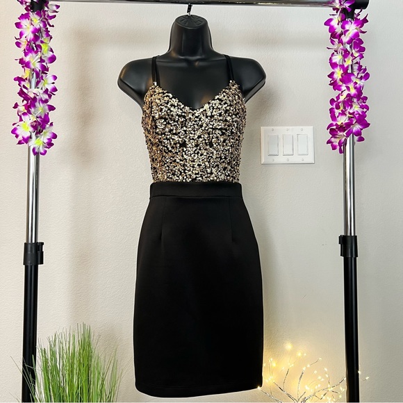 Foreign Exchange Dresses & Skirts - Foreign Exchange Black Gold Sequins Backless Bodycon Sexy Knee Length Dress S